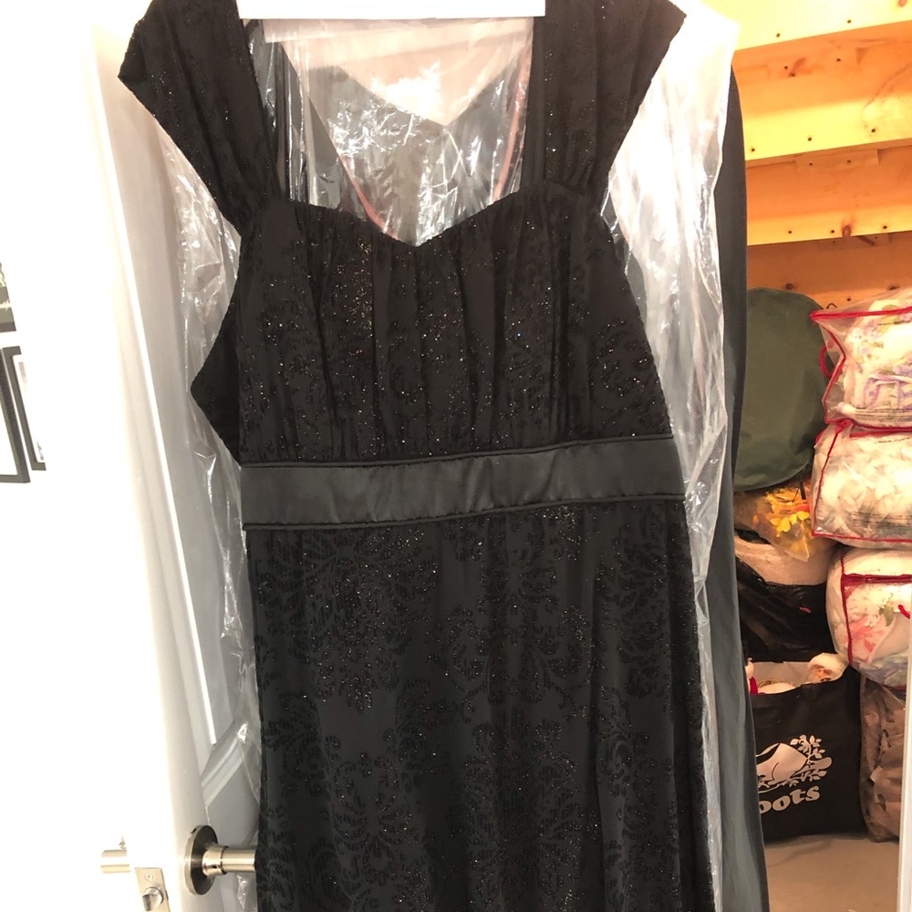 Black lace, glitter dress - Picture 1 of 4